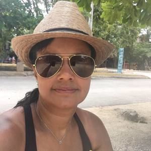 Meet your Posher, Denise